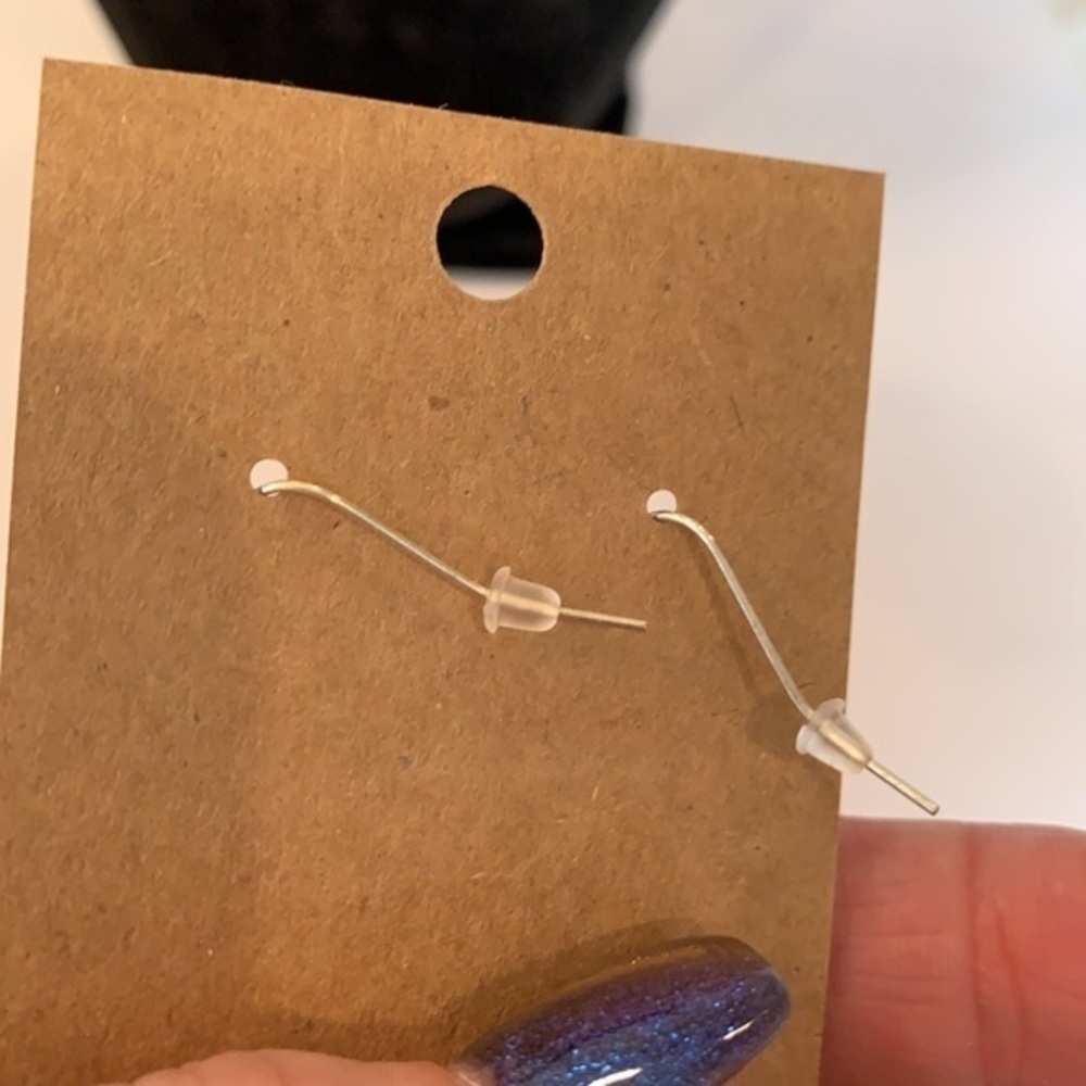 💐5/25 natural three stone delicate dangle drop - Picture 4 of 7